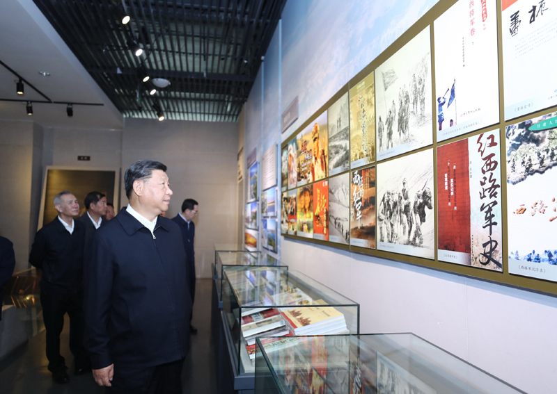8月19日至22日，中共中央總書記、國家主席、中央軍委主席習近平在甘肅考察。這是20日上午，習近平在張掖市高臺縣參觀中國工農(nóng)紅軍西路軍紀念館。